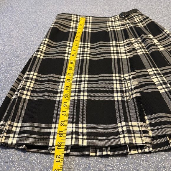 The Works Saks Fifth Avenue Skirt Vtg Wrap Black & White Plaid Wool Kilt Size 6 - Picture 10 of 10